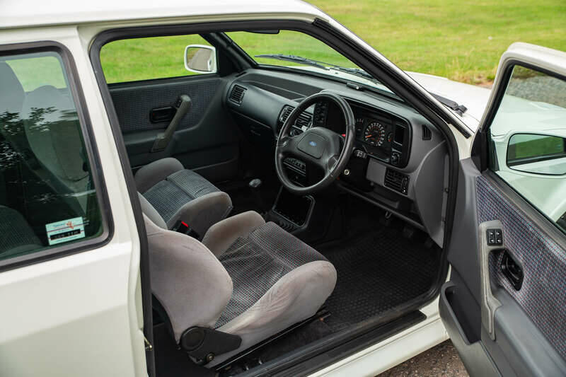 Image 2/10 of Ford Escort turbo RS (1989)