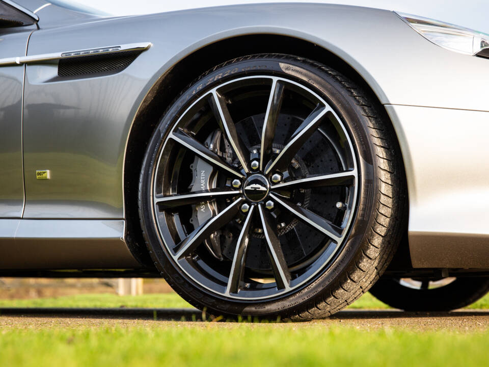 Image 9/97 of Aston Martin DB 9 GT &quot;Bond Edition&quot; (2015)