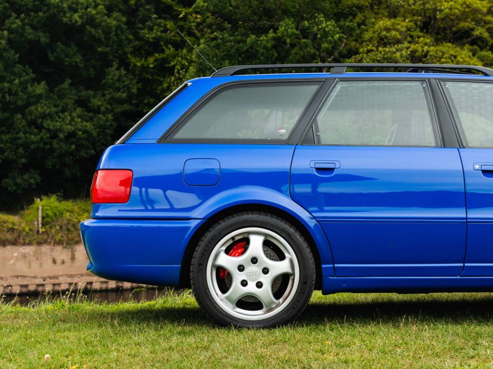 Image 15/45 of Audi RS2 Avant (1994)