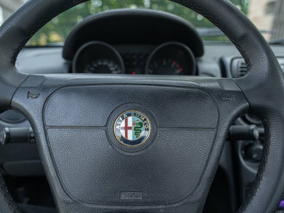 Bild 36/50 von Alfa Romeo Spider 2.0 Twin Spark 16V (1996)