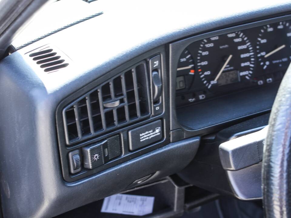 Image 24/31 of Volkswagen Corrado VR6 2.8 (1992)