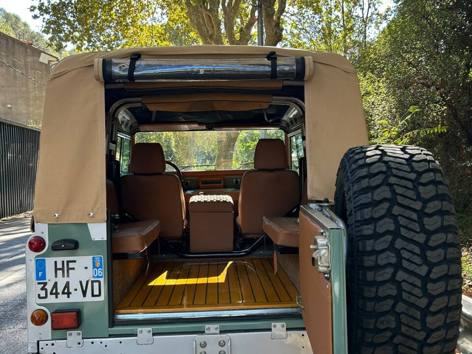 Image 60/72 of Land Rover 90 (1987)