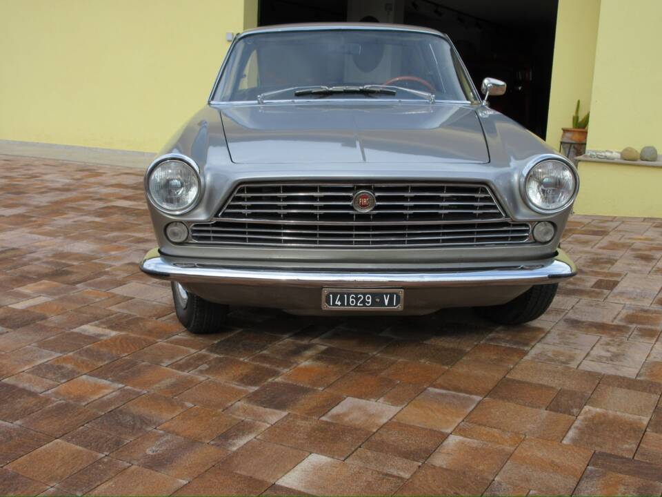 Afbeelding 3/33 van FIAT 2300 S Coupé (1967)