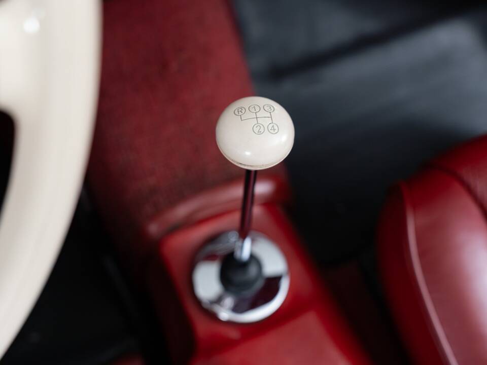 Image 40/47 of Mercedes-Benz 300 SL Roadster (1963)