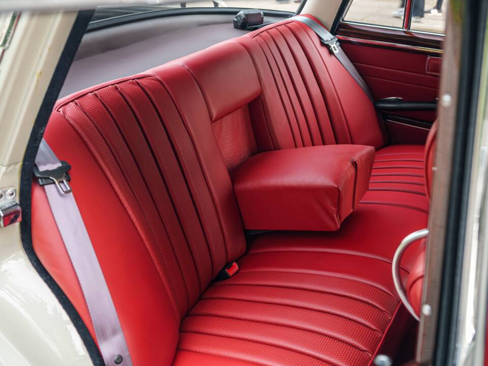 Bild 26/33 von Mercedes-Benz 300 SE (1965)