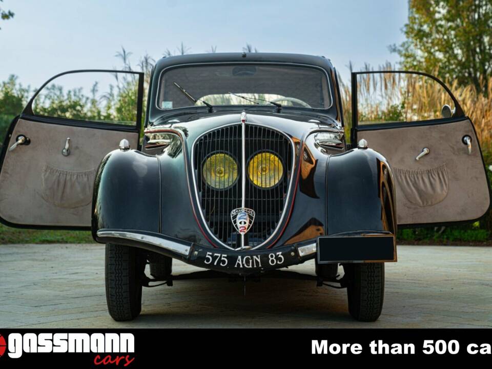 Image 7/15 of Peugeot 203 (1949)