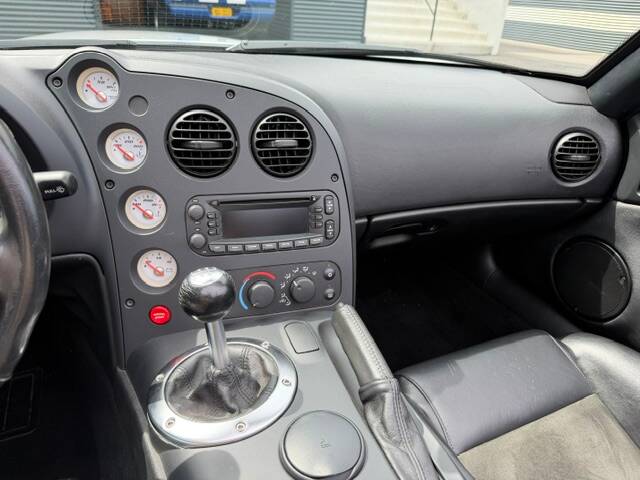Imagen 16/27 de Dodge Viper SRT10 (2004)