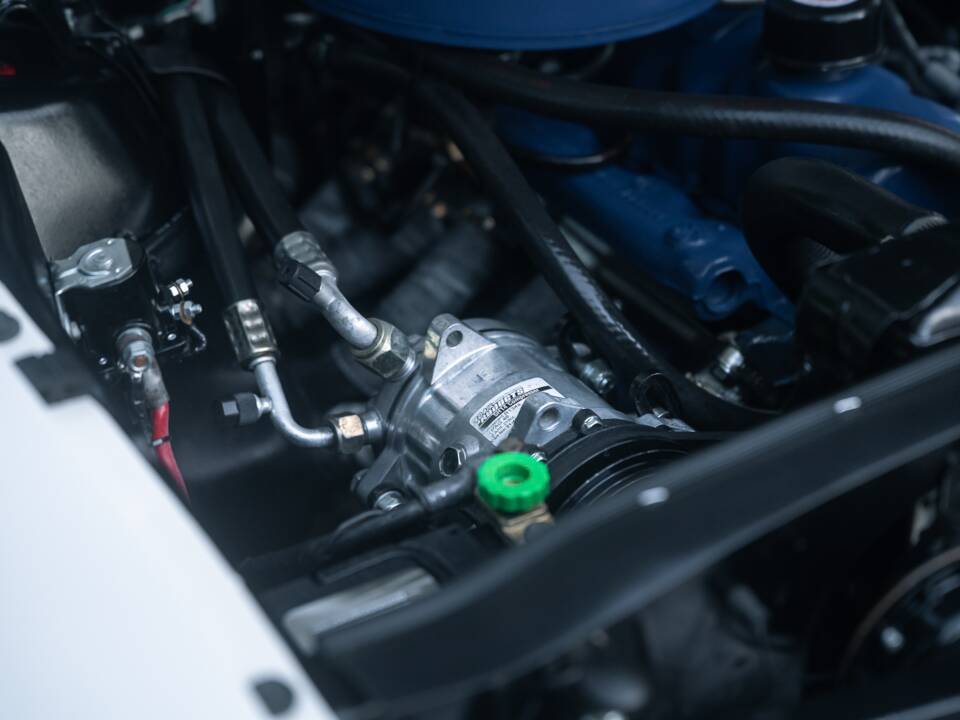 Image 18/53 of Ford Mustang 200 (1966)