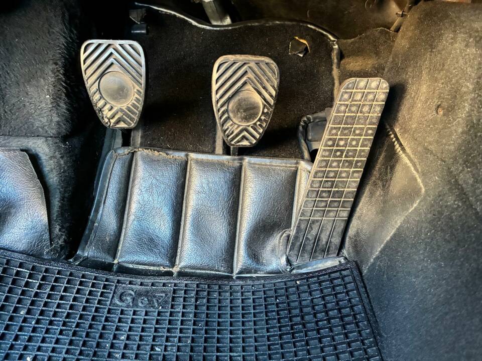 Image 33/36 de Porsche 911 Carrera 4 (1989)