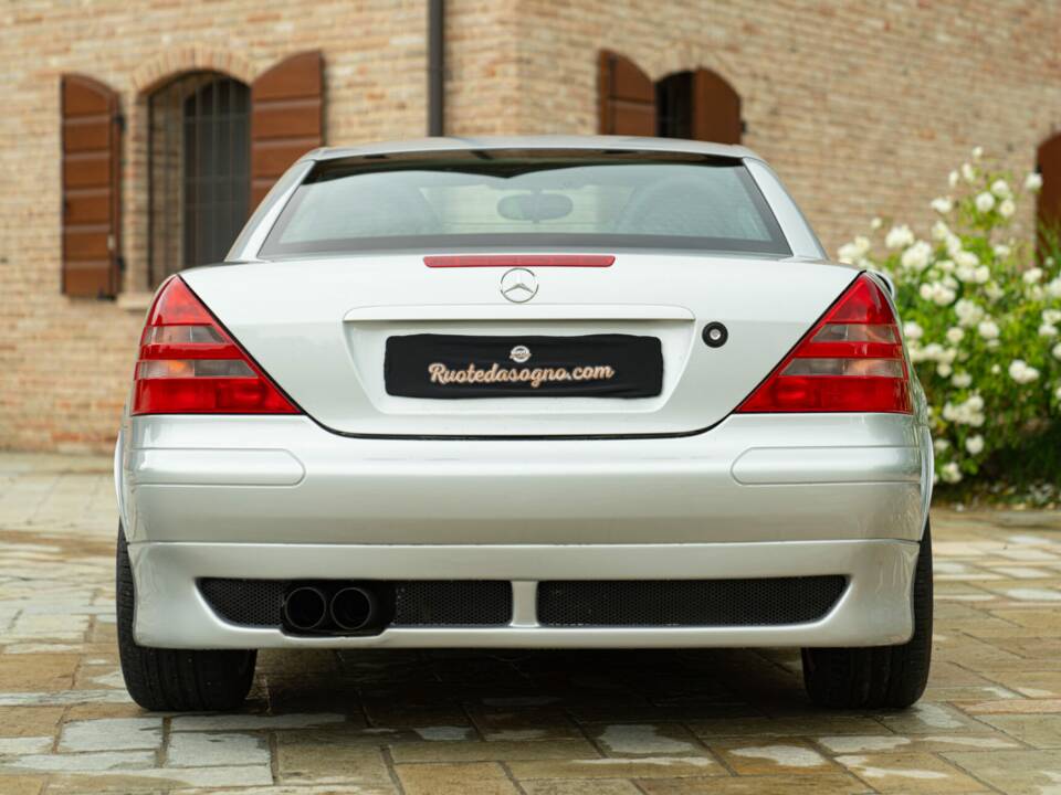 Immagine 14/50 di Mercedes-Benz SLK 230 Kompressor (1997)
