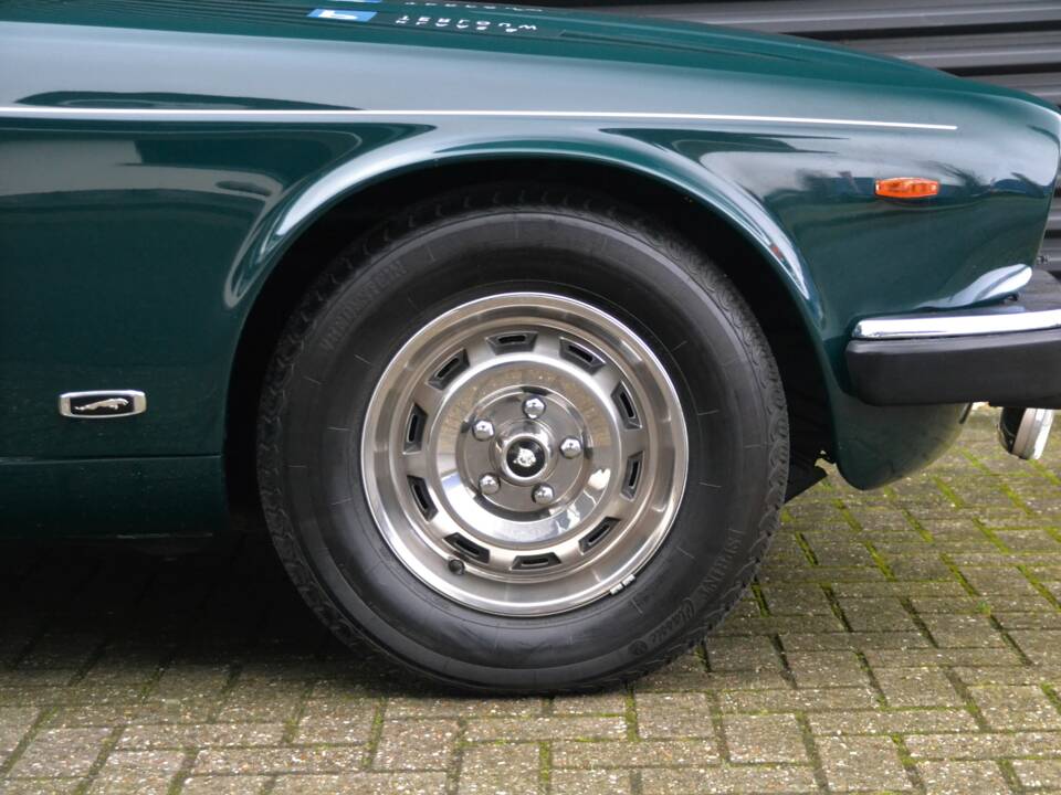 Image 14/29 de Jaguar XJ 12 (1992)