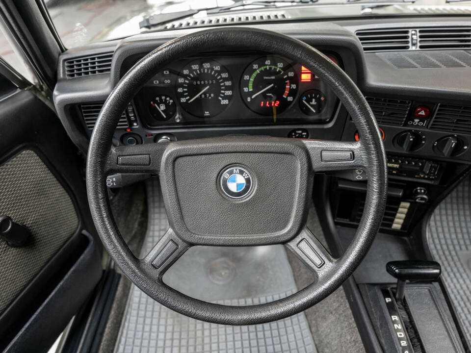 Image 9/23 of BMW 320&#x2F;6 (1982)