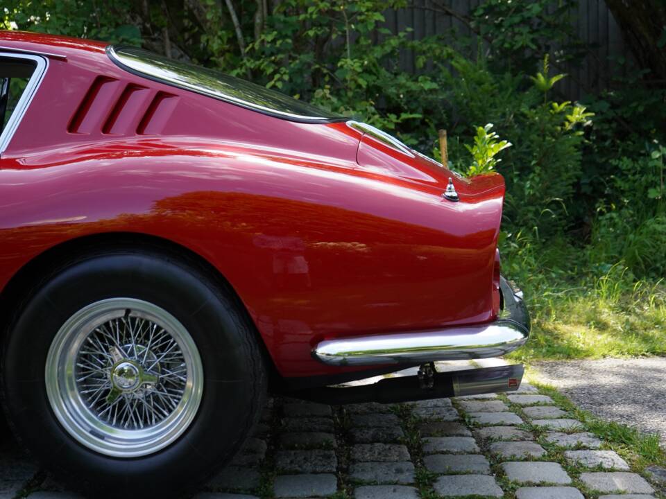 Image 22/36 of Ferrari 275 GTB&#x2F;4 (1968)