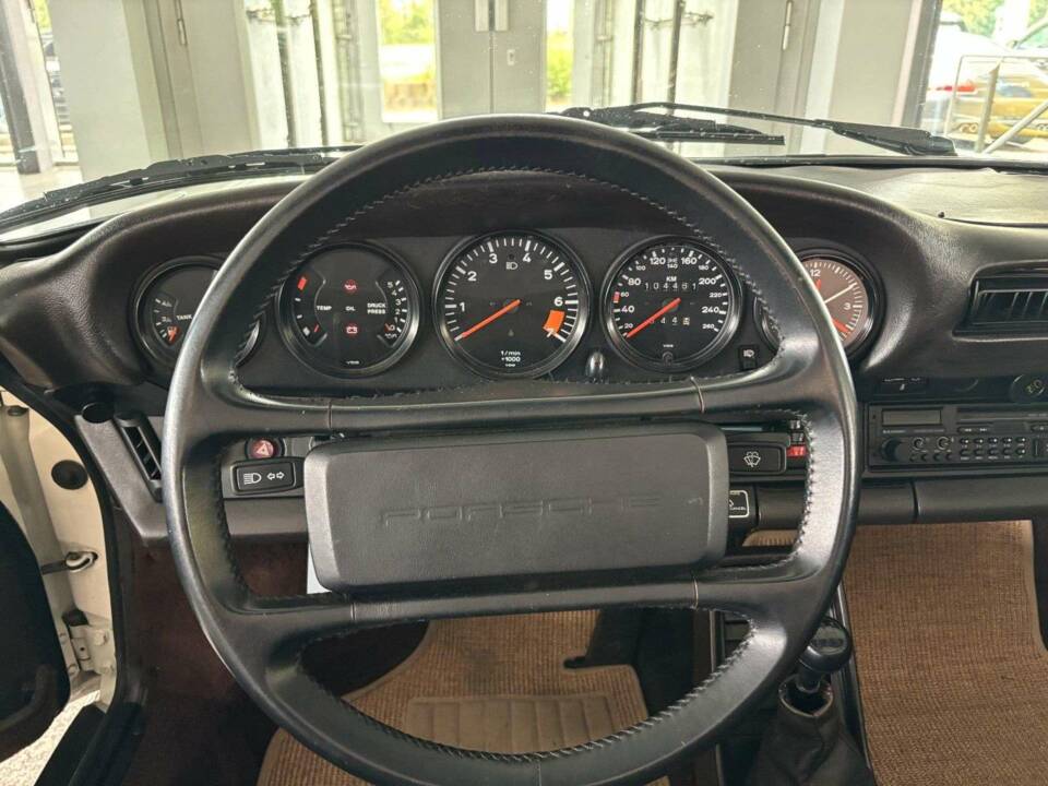 Bild 15/37 von Porsche 911 Carrera 3.2 (1985)