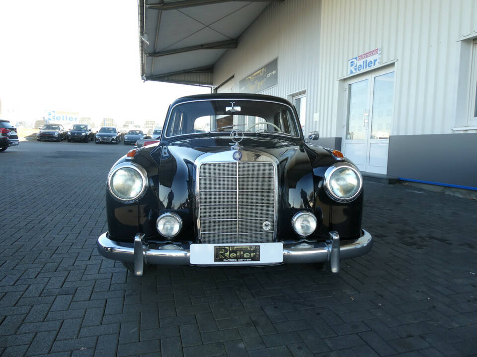 Afbeelding 2/28 van Mercedes-Benz 220 S (1956)