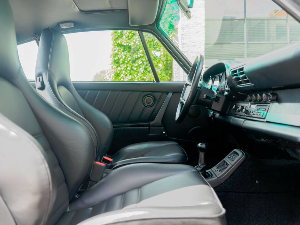Bild 25/31 von Porsche 911 Carrera 4 (1990)