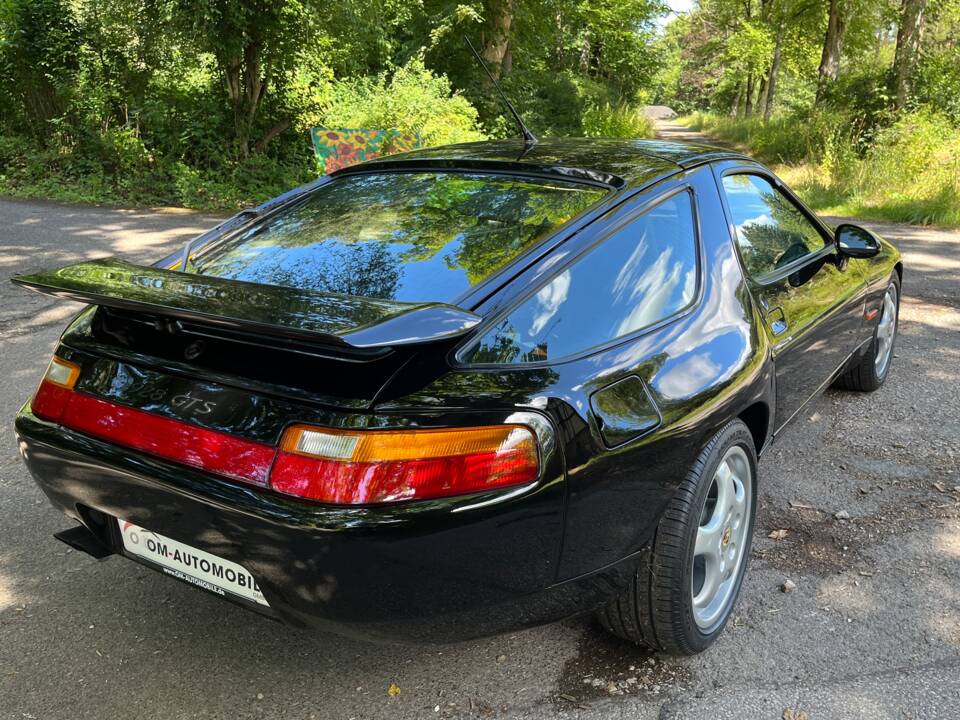 Bild 24/31 von Porsche 928 GTS (1993)