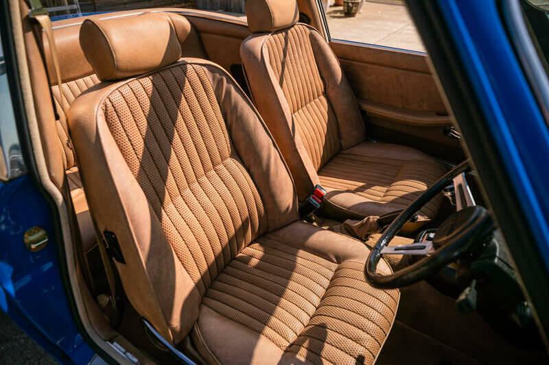 Image 23/49 de Triumph Stag (1977)