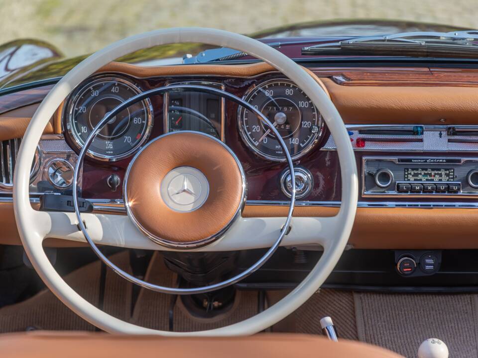Image 16/35 de Mercedes-Benz 230 SL (1963)