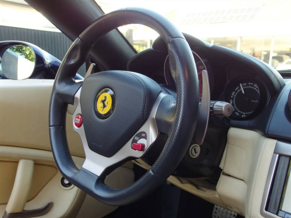 Bild 69/99 von Ferrari California (2009)