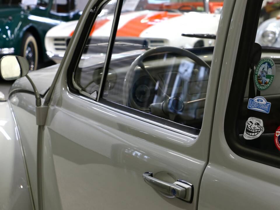Image 14/39 of Volkswagen Escarabajo 1200 A (1965)