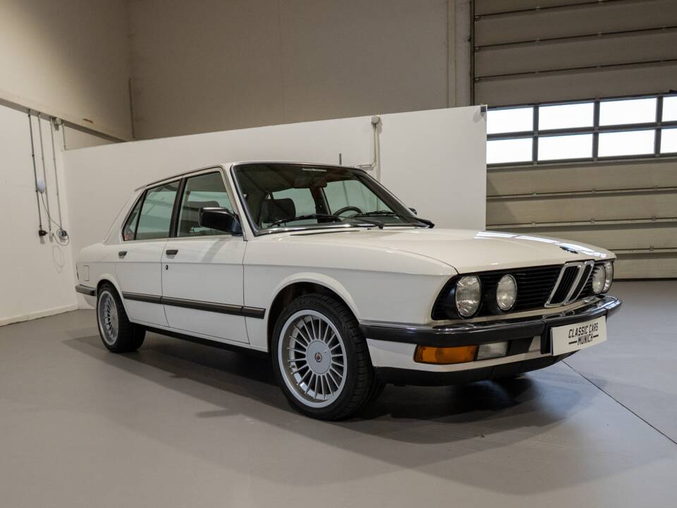 Afbeelding 7/52 van BMW 528i (1984)