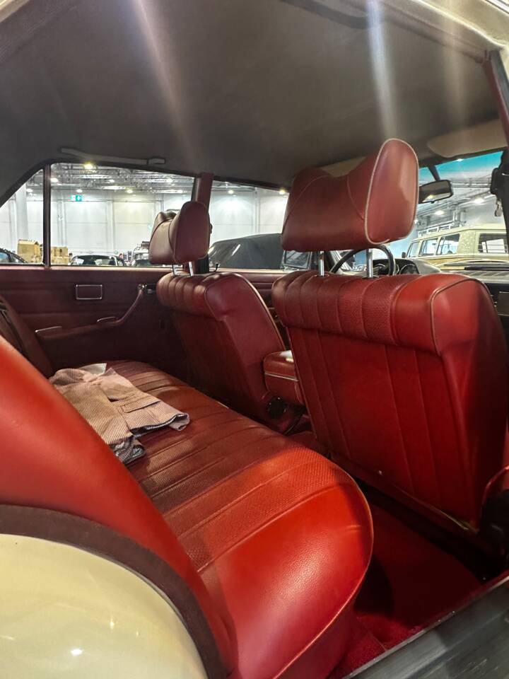 Image 17/21 of Mercedes-Benz 240 D 3,0 (1976)