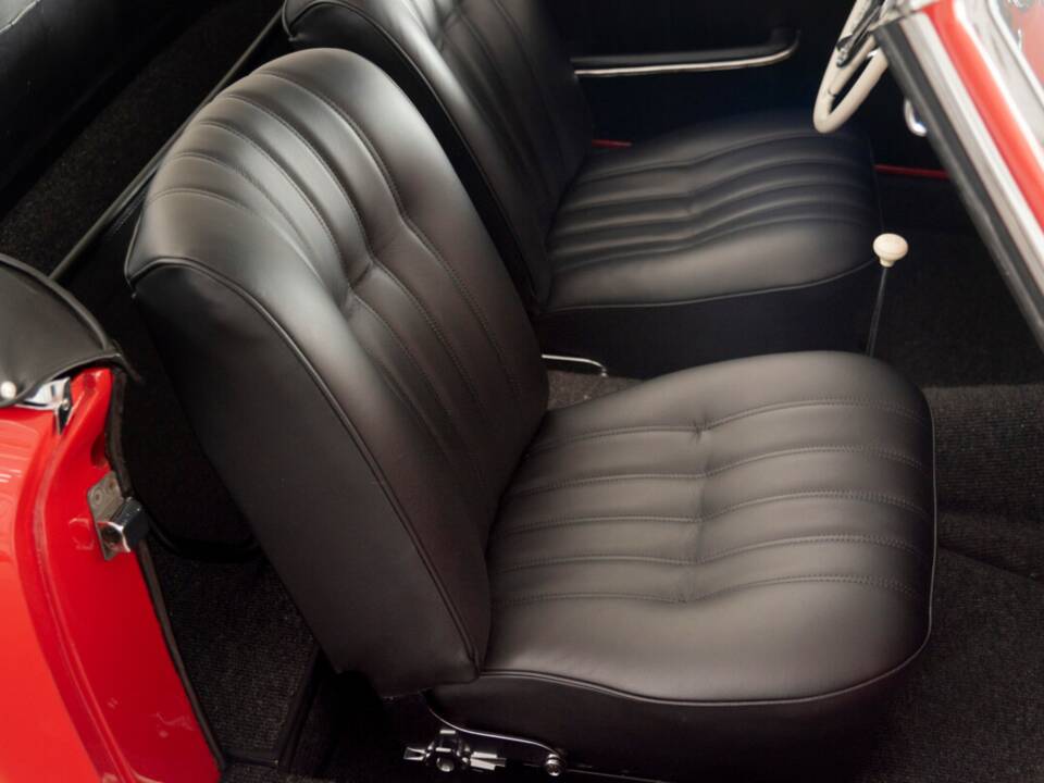 Image 24/35 of Mercedes-Benz 190 SL (1962)