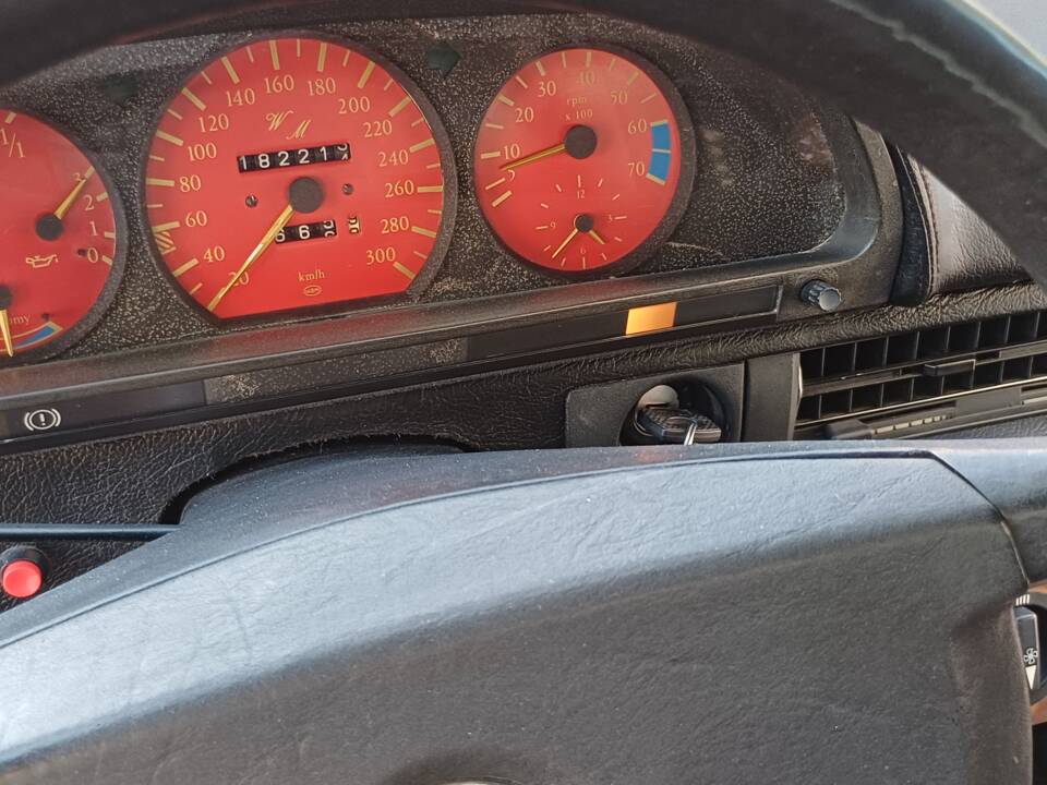 Image 19/65 of Mercedes-Benz 380 SEC (1985)