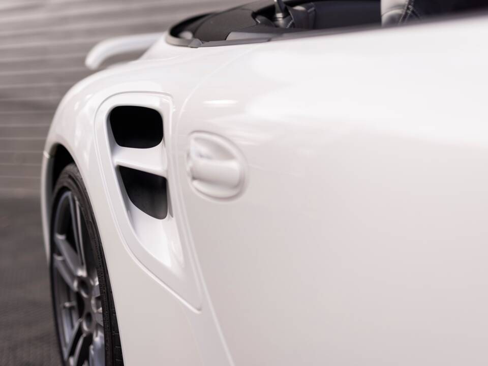 Bild 10/39 von Porsche 911 Turbo (2011)