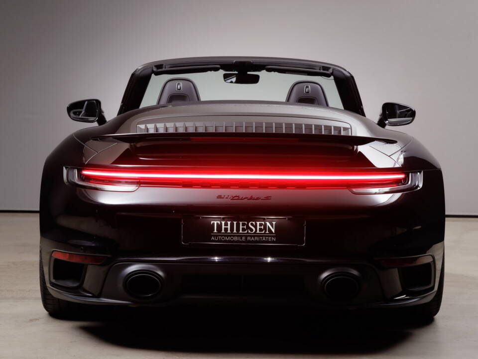 Image 14/37 of Porsche 911 Turbo S (2024)