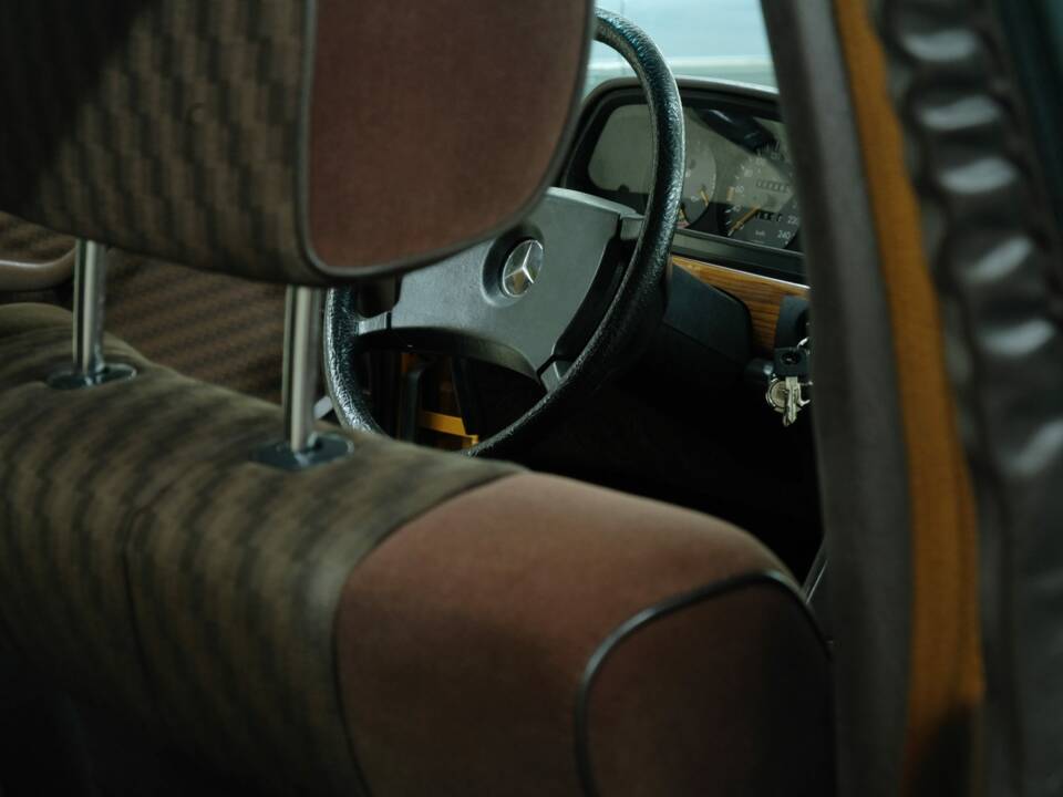 Bild 38/50 von Mercedes-Benz 280 SE (1981)