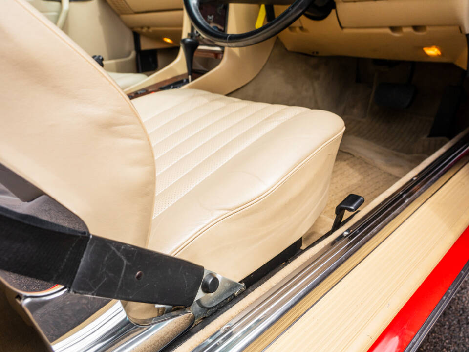 Image 46/59 of Mercedes-Benz 300 SL (1989)