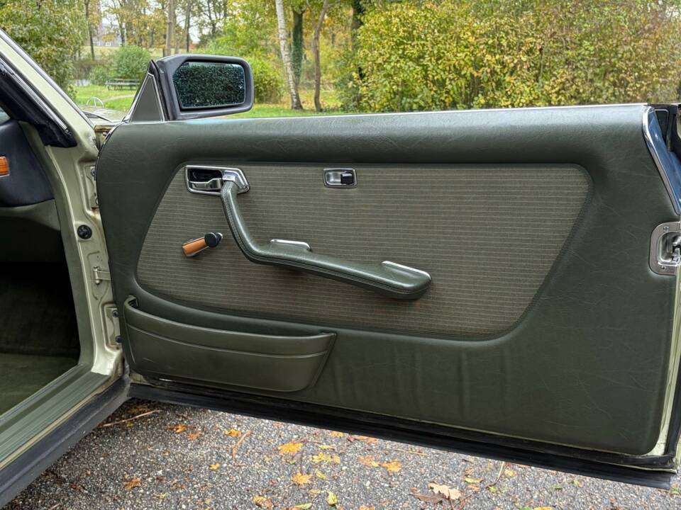 Afbeelding 32/35 van Mercedes-Benz 280 CE (1983)