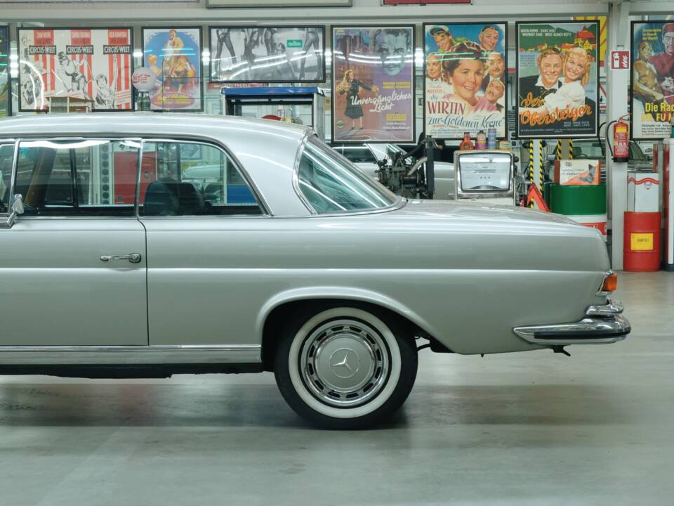 Image 6/50 of Mercedes-Benz 280 SE 3,5 (1970)
