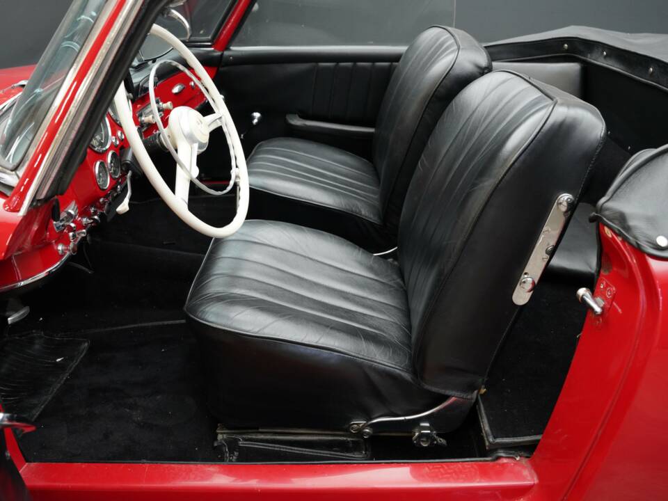 Image 4/7 of Mercedes-Benz 190 SL (1955)