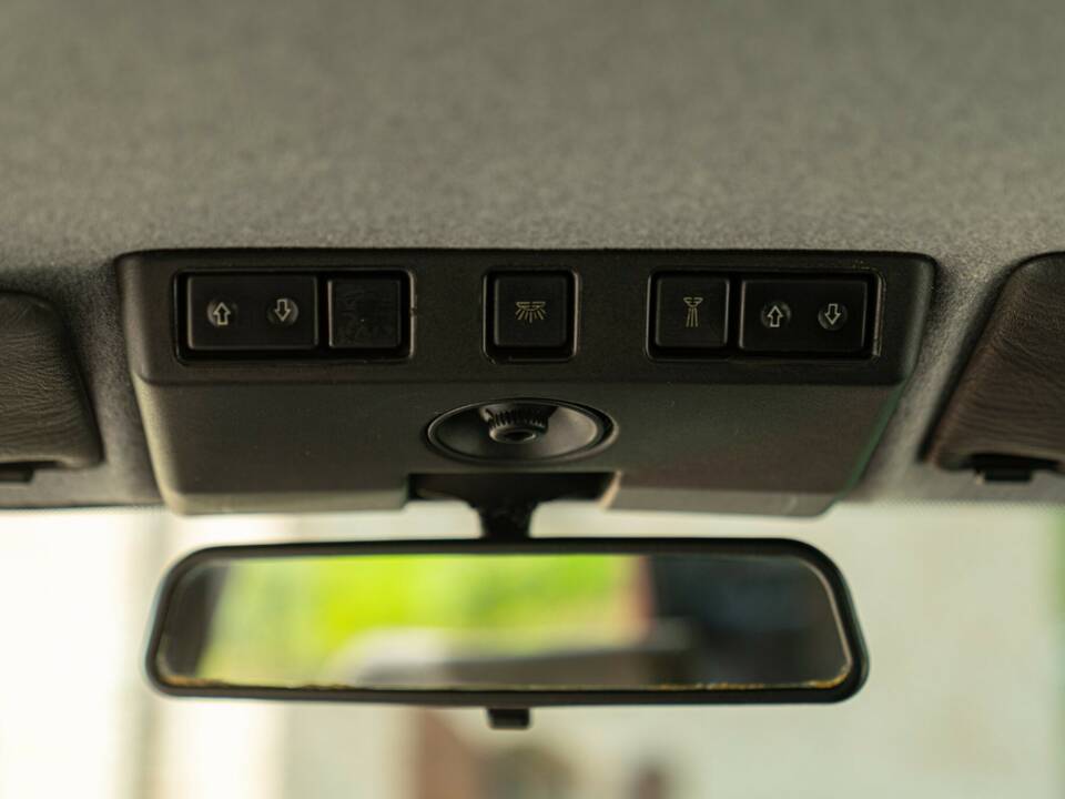 Image 44/47 of Alfa Romeo 75 1.6 (1991)