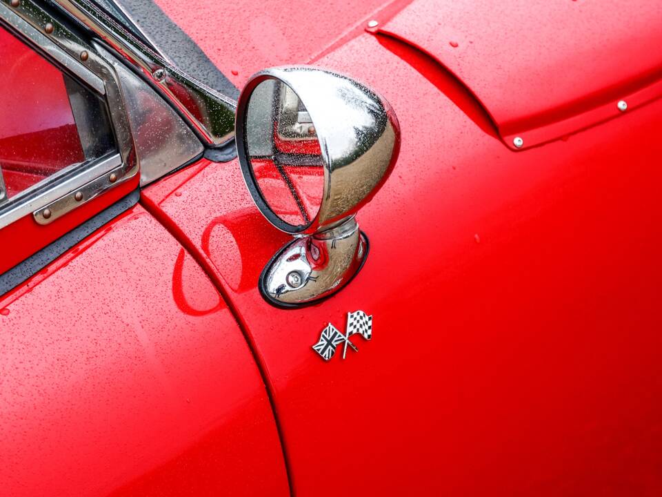 Image 13/49 of MG MGA 1850 (1960)