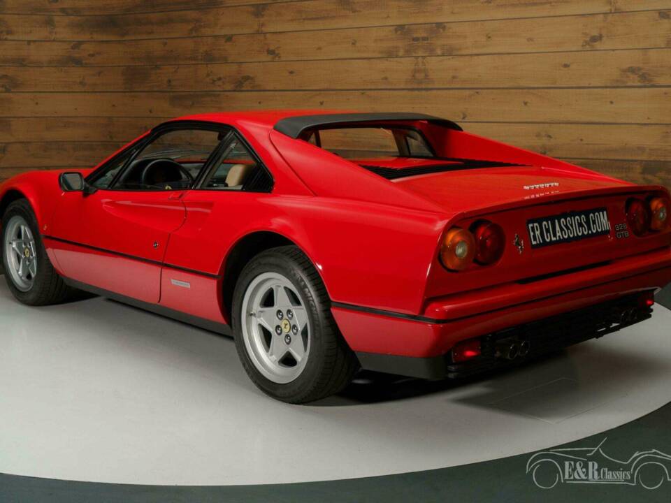 Image 7/19 de Ferrari 328 GTB (1988)