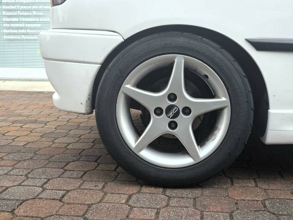 Immagine 23/30 di Peugeot 306 2.0i GTi6 (1997)