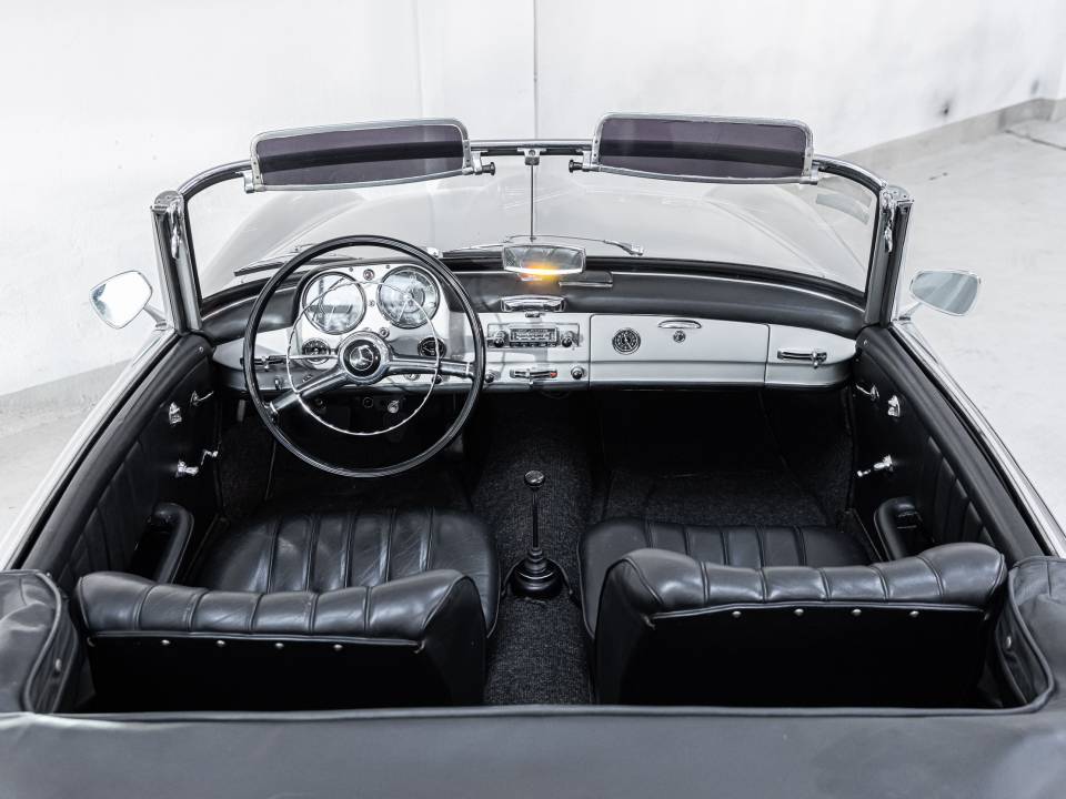 Immagine 13/34 di Mercedes-Benz 190 SL (1961)