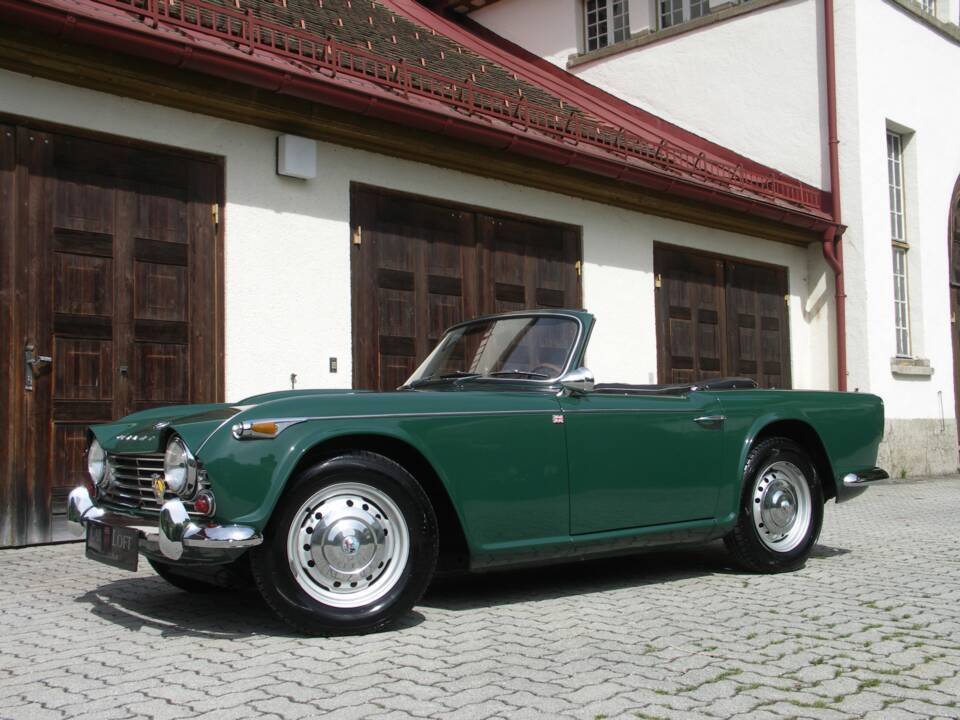 Afbeelding 30/31 van Triumph TR 4A IRS (1965)