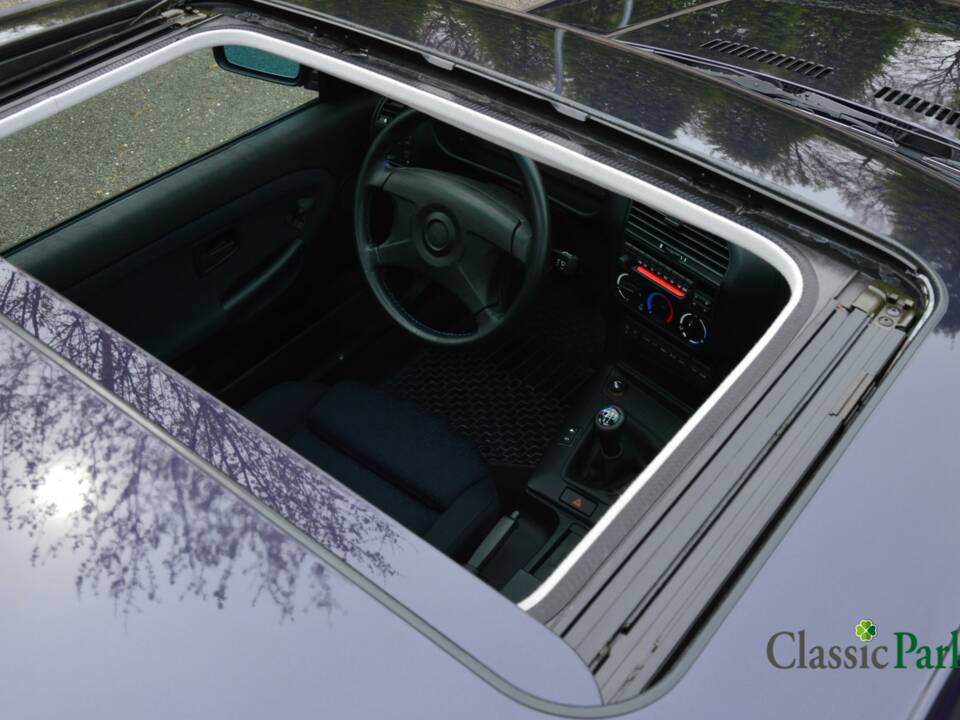 Bild 28/50 von BMW 320i (1994)