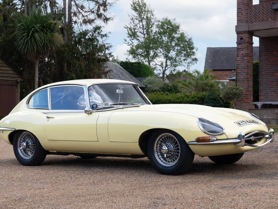 Image 1/40 de Jaguar Type E 4.2 (1966)