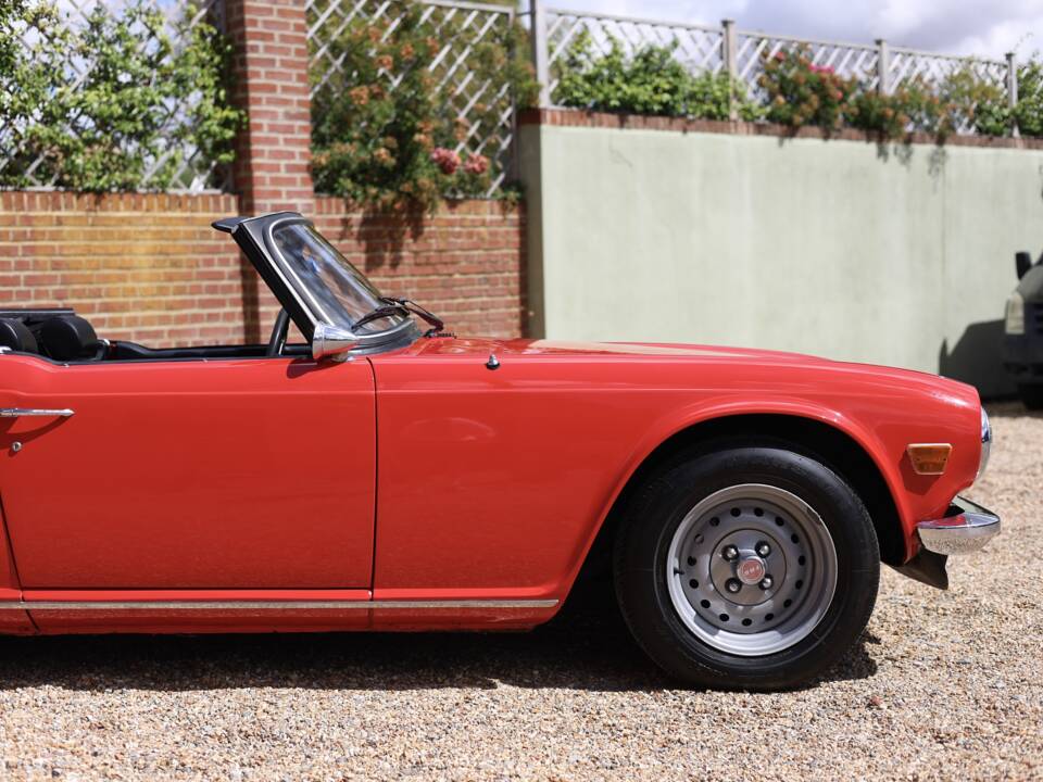Image 22/50 de Triumph TR 6 (1973)