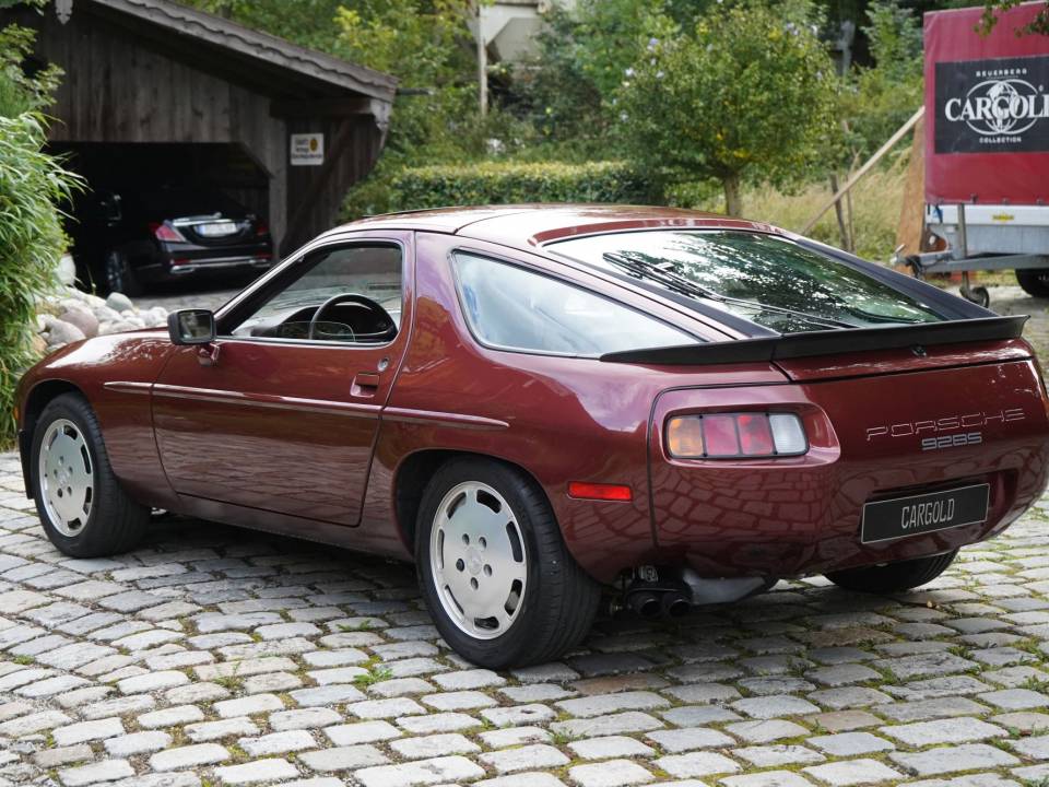 Image 2/12 of Porsche 928 S (1985)