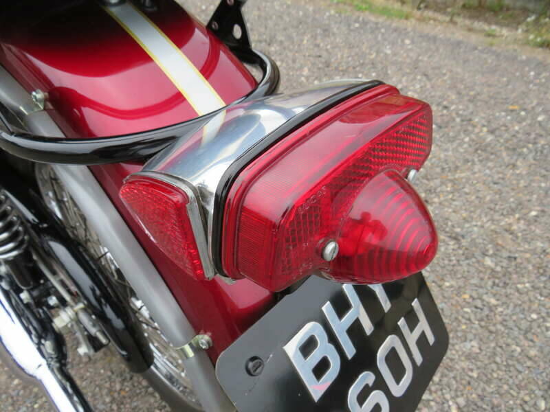 Image 50/50 de Triumph DUMMY (1970)