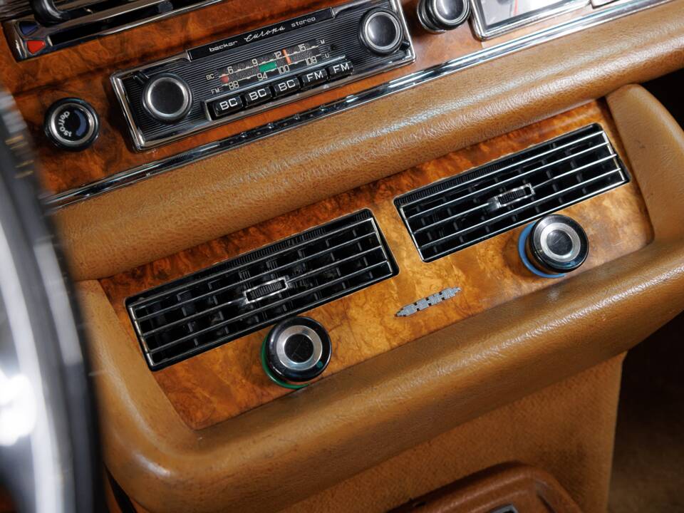 Image 18/32 of Mercedes-Benz 280 SE 3,5 (1971)