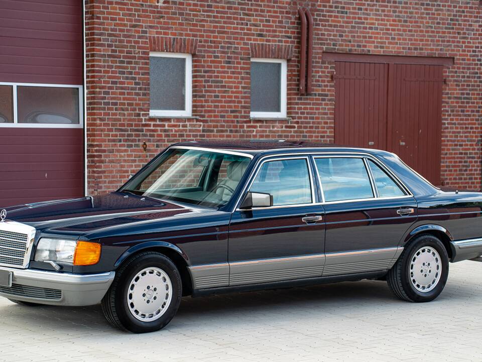 Image 12/72 de Mercedes-Benz 500 SEL (1984)