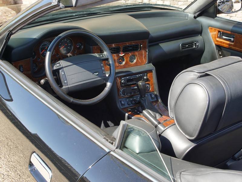 Bild 34/50 von Aston Martin Virage Volante (1994)
